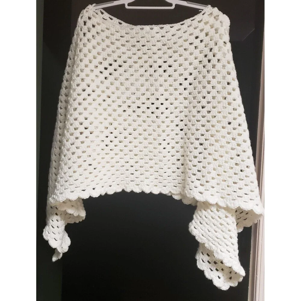 Hand Crochet Cottagecore Cape Cream Rose Flower One Size Fits All NWOT